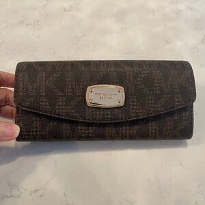 Michael Kors est 1981 Monogram Signature Wallet Brown + Gold Hardware Sz OS
